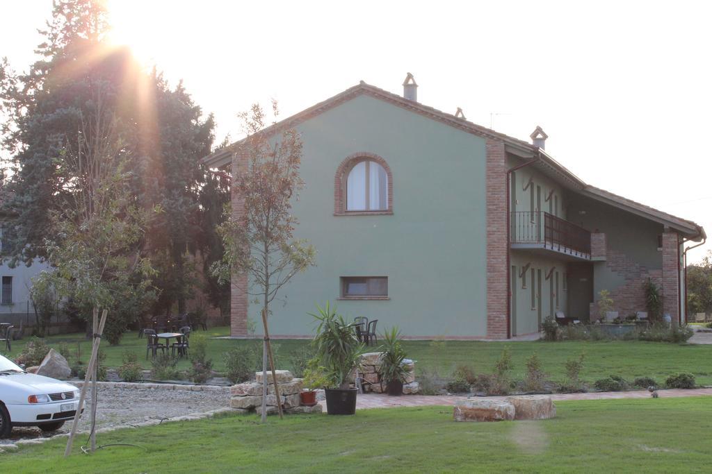 Agriturismo Bassanine Monticelli d'Ongina Exterior photo